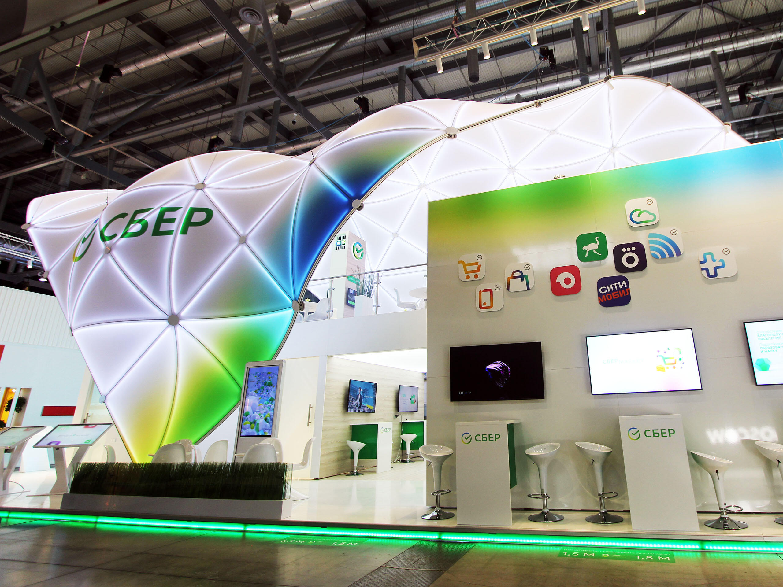 Эксклюзивный ESG-стенд СБЕР на Иннопром 2021